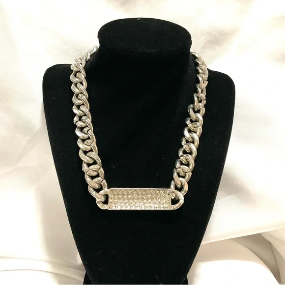 Vintage Light Weight Rhinestone Necklace - Picture 2 of 4